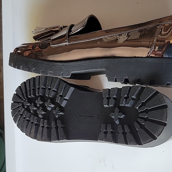 Bandolino Fillip Women's Lug Sole/Chunky Loafer - Picture 6 of 10